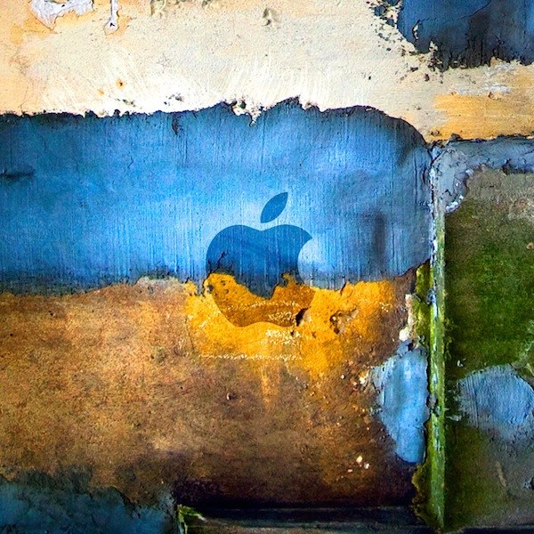 apple logo concrete