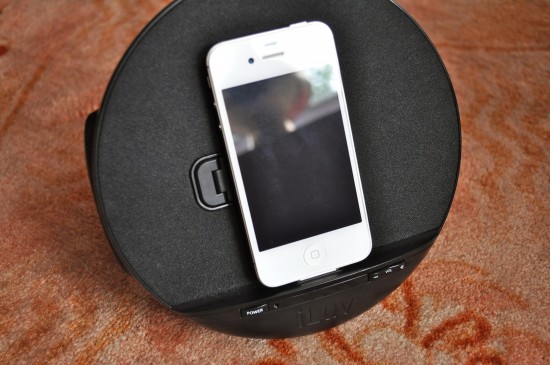 iLuv Speaker Dock Vertical Mode